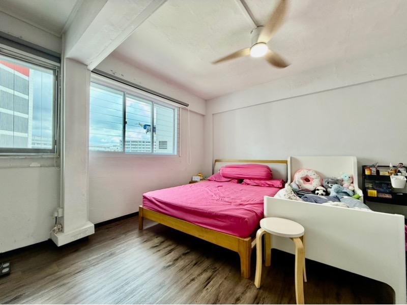 HDB Apartment for Sale, 601 Hougang Avenue 4 HDB Apartment For Sale, $579,000, 3 Bed 2 Bath 904 sqft $640.00 psf, SGD 579,000 | 99-year Leasehold