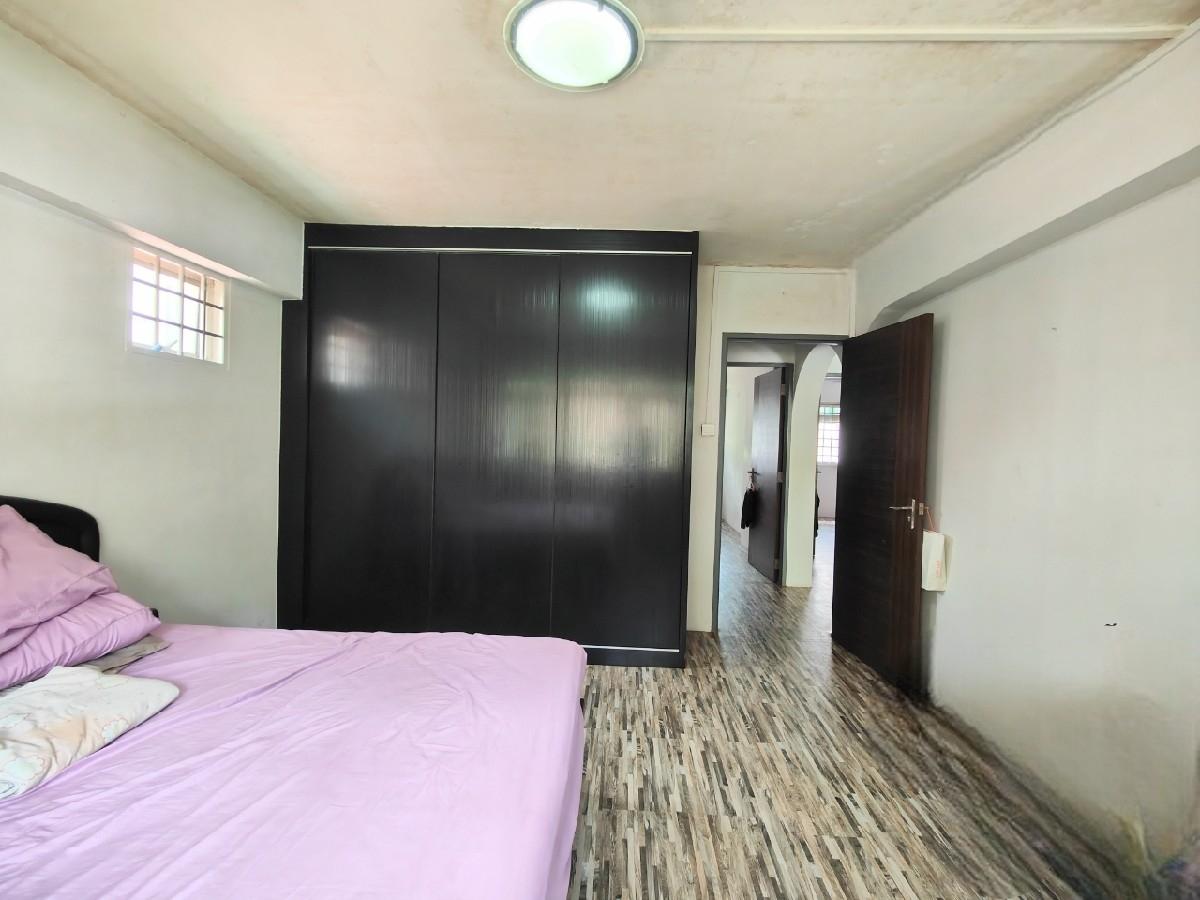 HDB Apartment for Sale, 872 Woodlands Street 81 HDB Apartment For Sale, $698,000, 3 Bed 2 Bath 1,464 sqft $477.00 psf, SGD 698,000 | 99-year Leasehold