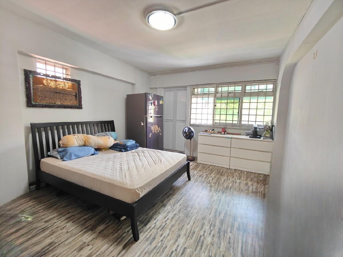 HDB Apartment for Sale, 872 Woodlands Street 81 HDB Apartment For Sale, $698,000, 3 Bed 2 Bath 1,464 sqft $477.00 psf, SGD 698,000 | 99-year Leasehold