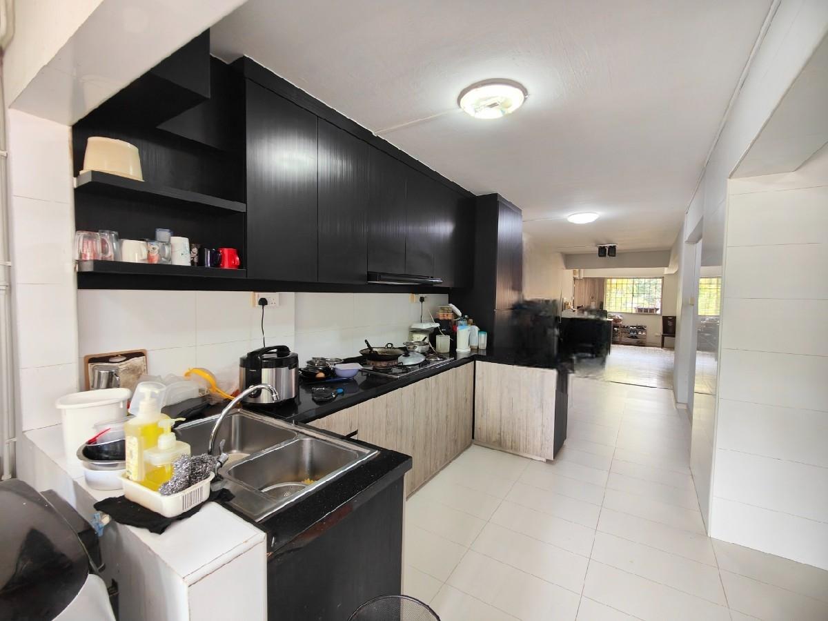HDB Apartment for Sale, 872 Woodlands Street 81 HDB Apartment For Sale, $698,000, 3 Bed 2 Bath 1,464 sqft $477.00 psf, SGD 698,000 | 99-year Leasehold