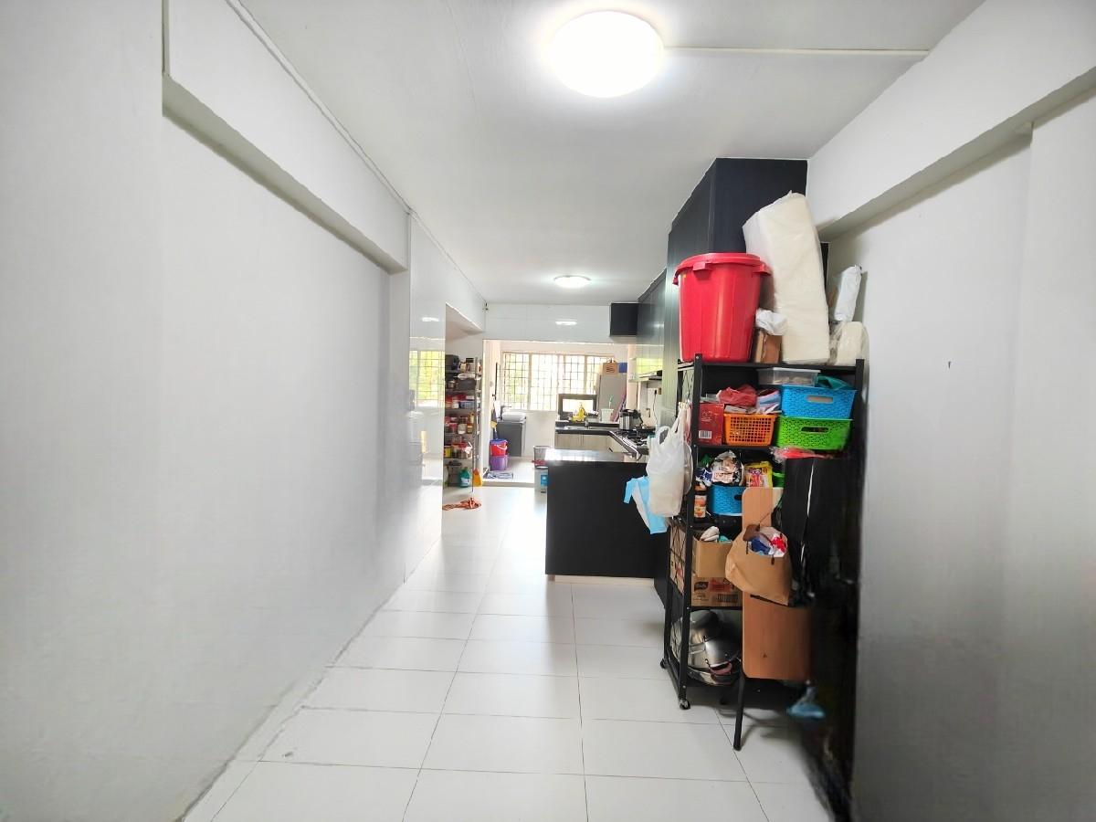 HDB Apartment for Sale, 872 Woodlands Street 81 HDB Apartment For Sale, $698,000, 3 Bed 2 Bath 1,464 sqft $477.00 psf, SGD 698,000 | 99-year Leasehold