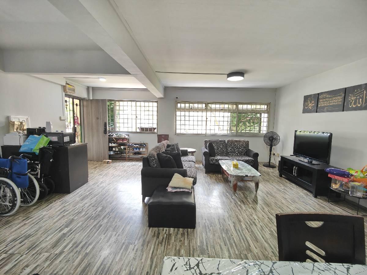 HDB Apartment for Sale, 872 Woodlands Street 81 HDB Apartment For Sale, $698,000, 3 Bed 2 Bath 1,464 sqft $477.00 psf, SGD 698,000 | 99-year Leasehold