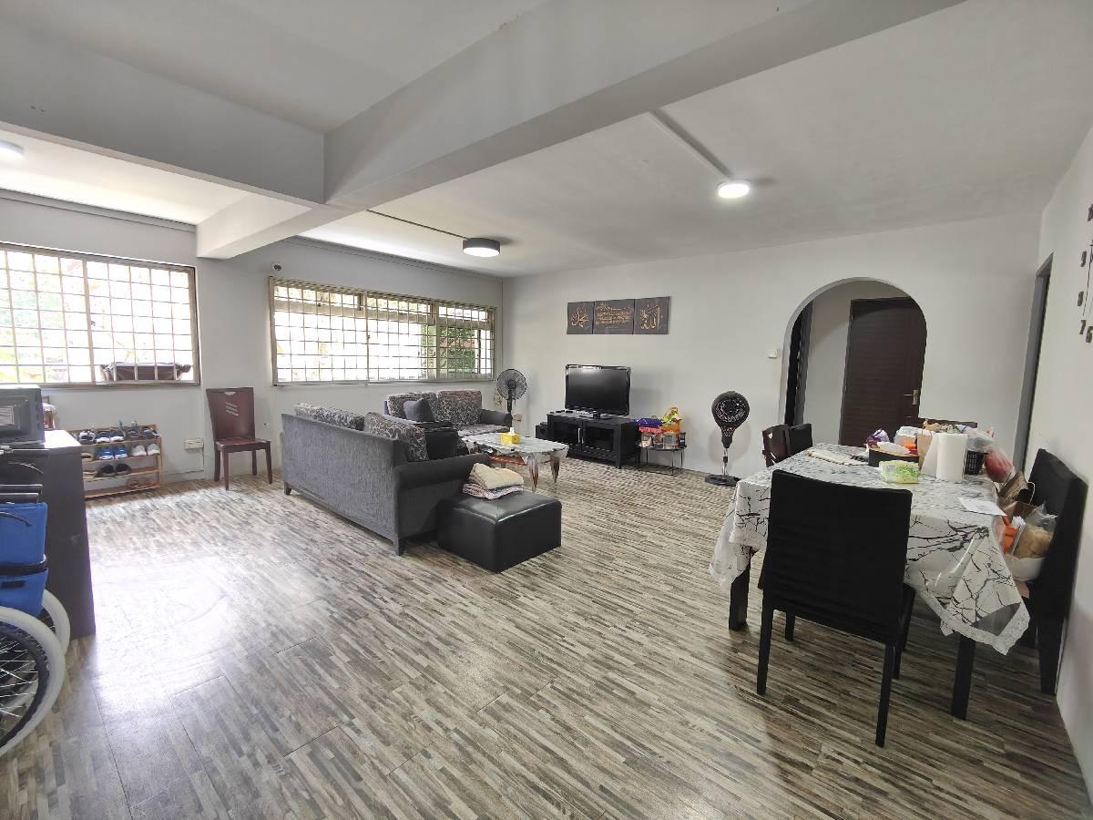 HDB Apartment for Sale, 872 Woodlands Street 81 HDB Apartment For Sale, $698,000, 3 Bed 2 Bath 1,464 sqft $477.00 psf, SGD 698,000 | 99-year Leasehold