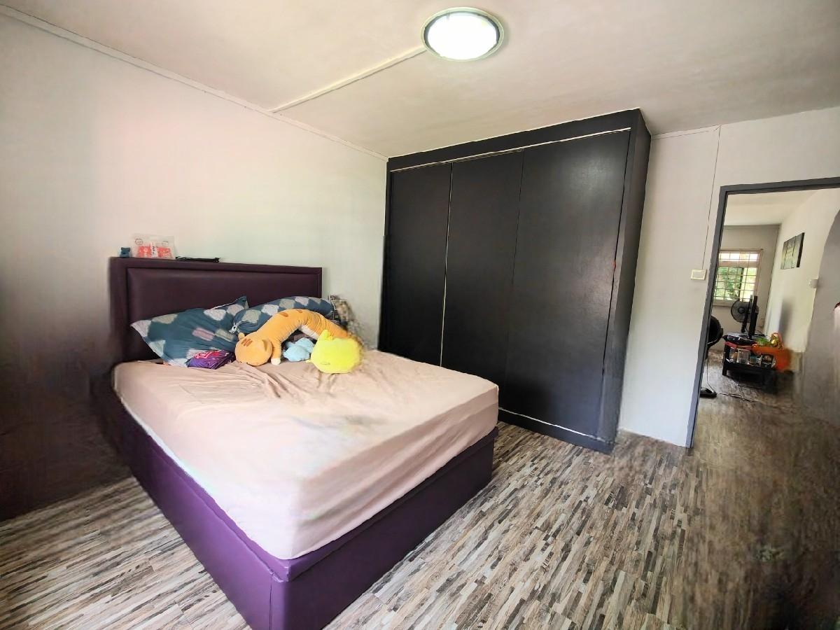 HDB Apartment for Sale, 872 Woodlands Street 81 HDB Apartment For Sale, $698,000, 3 Bed 2 Bath 1,464 sqft $477.00 psf, SGD 698,000 | 99-year Leasehold
