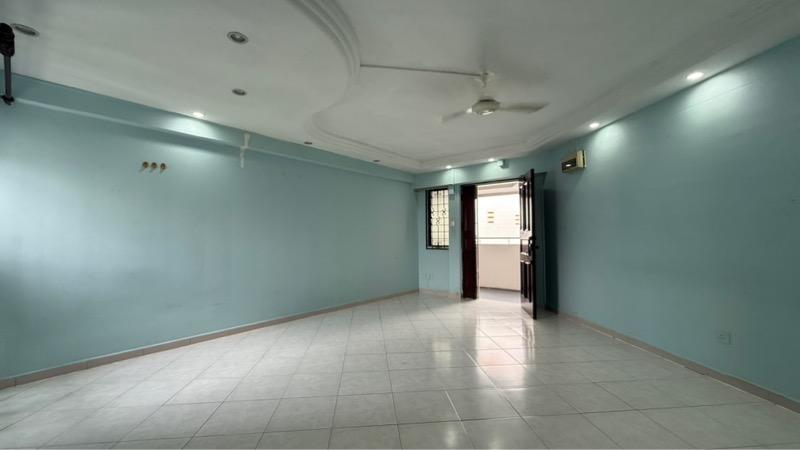 Prop-GPT: HDB Apartment: D22 Boon Lay 680C Jurong West Central 1