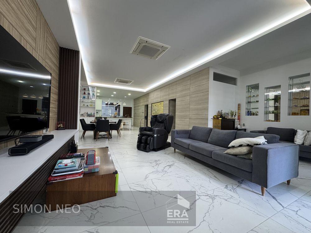 Prop-GPT: Terrace: D19  Huddington Avenue For Sale