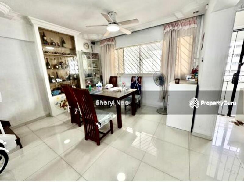 HDB Flat for Sale, 558 Jurong West Street 42, SGD 755,000 | 99-year lease