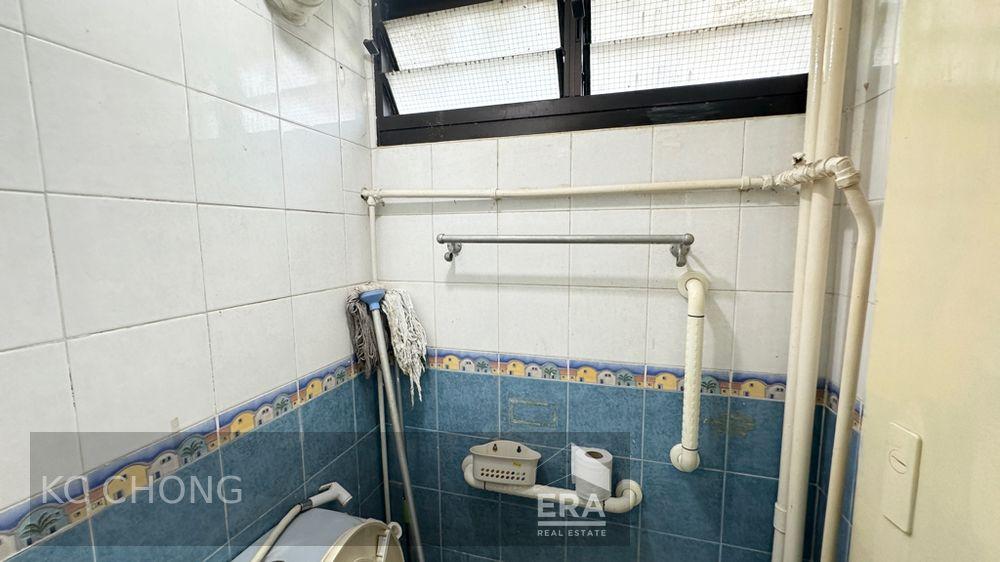HDB - 2 room for Sale, Boon Lay Place 209 Boon Lay Place, SGD 340,000 | Leasehold