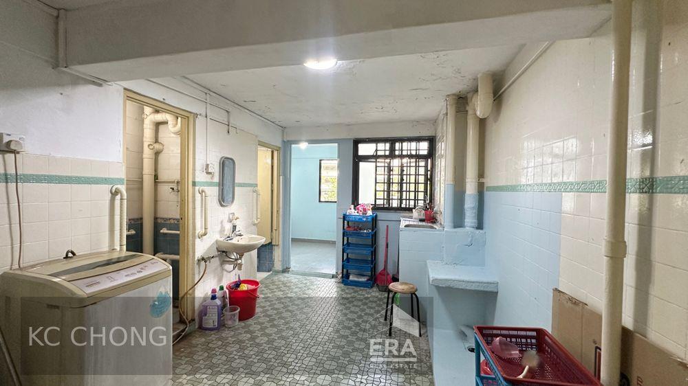 HDB - 2 room for Sale, Boon Lay Place 209 Boon Lay Place, SGD 340,000 | Leasehold