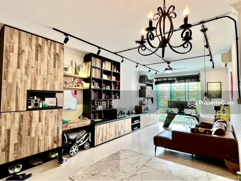 Prop-GPT: Condominium: D23  Hazel Park Condo