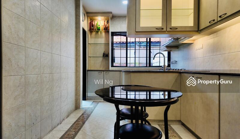 Semi-Detached for Sale, Escape to a Resort-Style Oasis: 3 Spacious Bedrooms, Charming Gdn Home, SGD 9,000,000 | Freehold