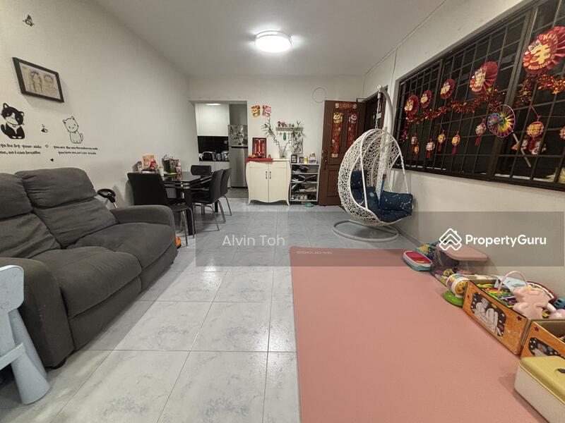 Prop-GPT: HDB Flat: D27  507B Wellington Circle