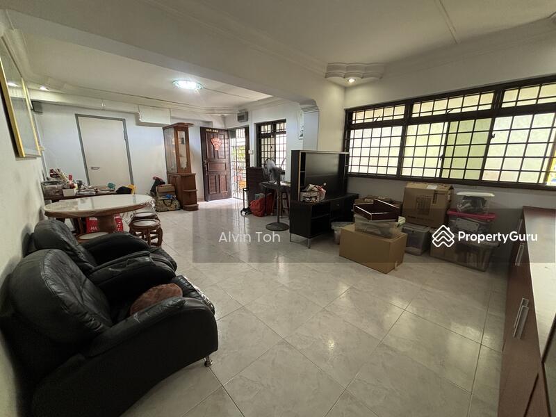 Prop-GPT: HDB Flat: D27  331 Sembawang Close