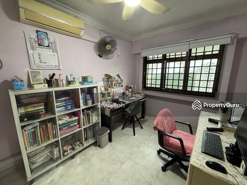 HDB Flat for Sale, 424 Canberra Road, SGD 520,000 | 99-year lease