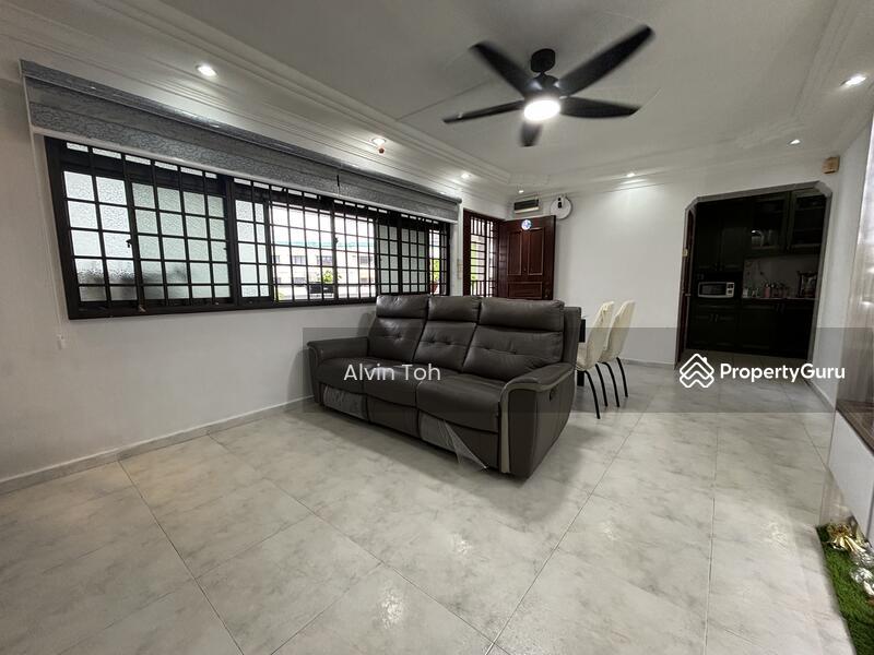 HDB Flat for Sale, 424 Canberra Road, SGD 520,000 | 99-year lease