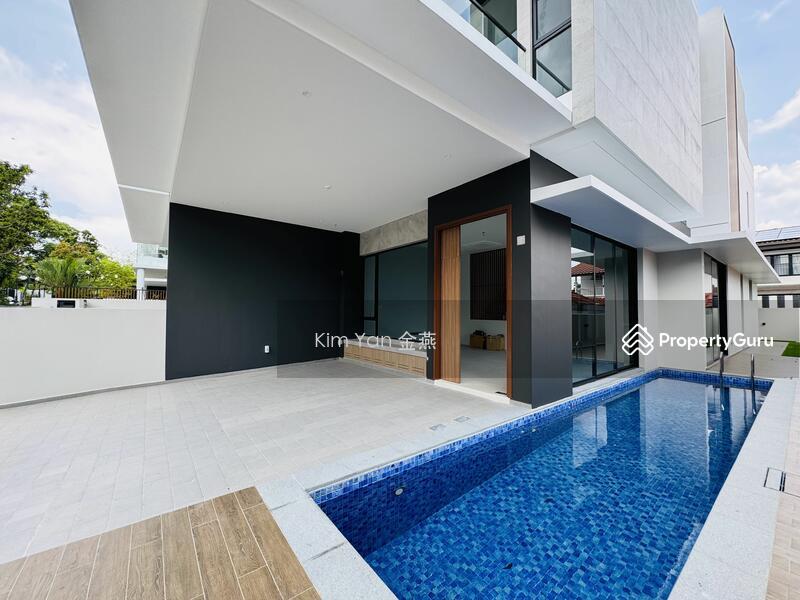 Prop-GPT: Semi-Detached: D15  Brand new/Freehold Semi-D with Lift & pool, fully furnished wet&dry kitchen,modern with roof terrace