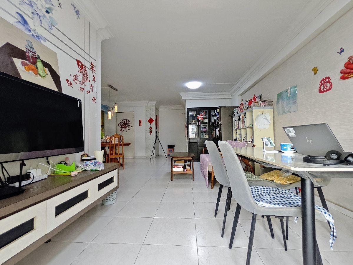 Prop-GPT: HDB Apartment: D22  288A Jurong East Street 21