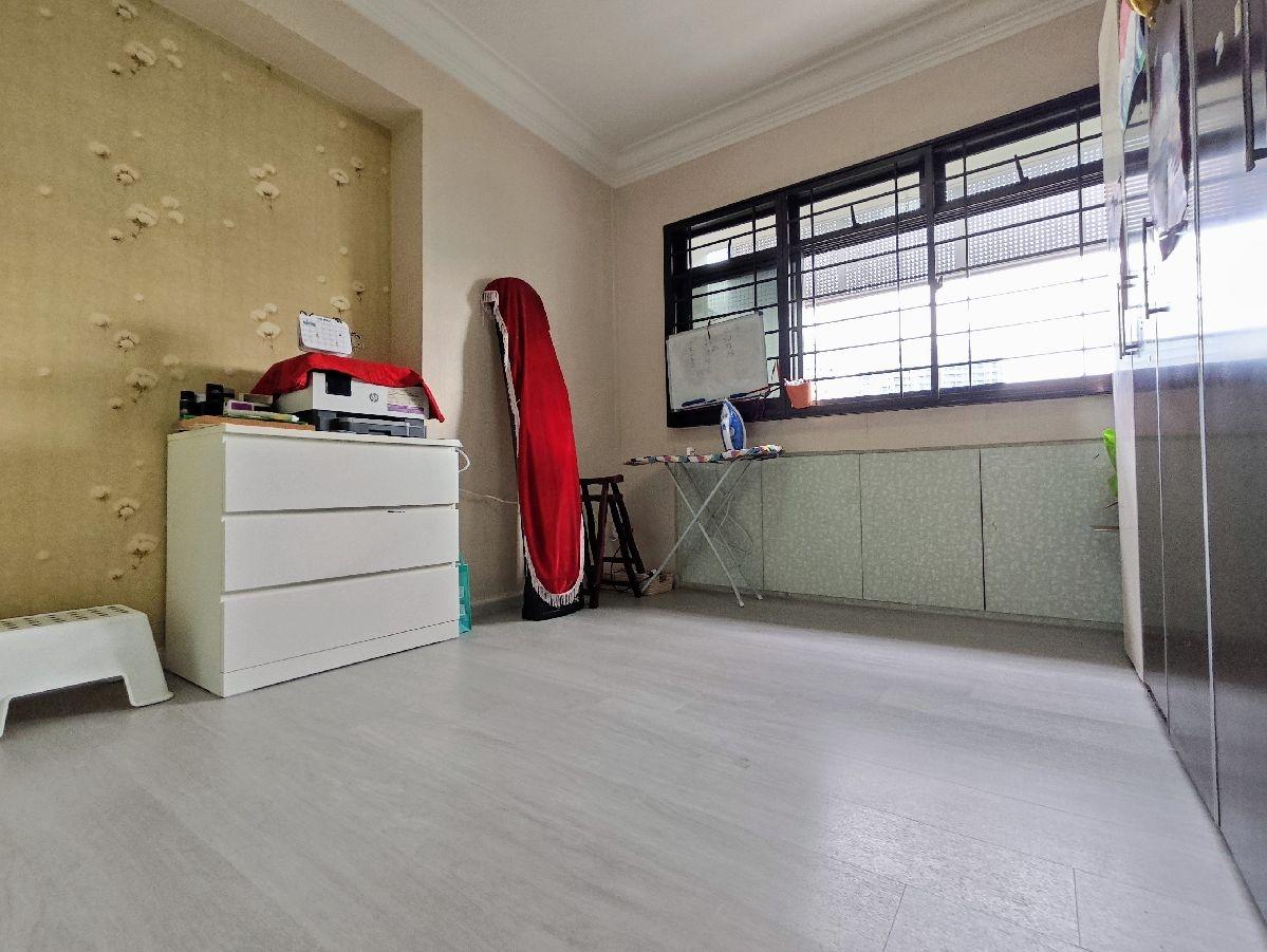 HDB Apartment for Sale, 288A Jurong East Street 21 HDB Apartment For Sale, $868,000, 4 Bed 2 Bath 1,324 sqft $656.00 psf, SGD 868,000 | 99-year Leasehold