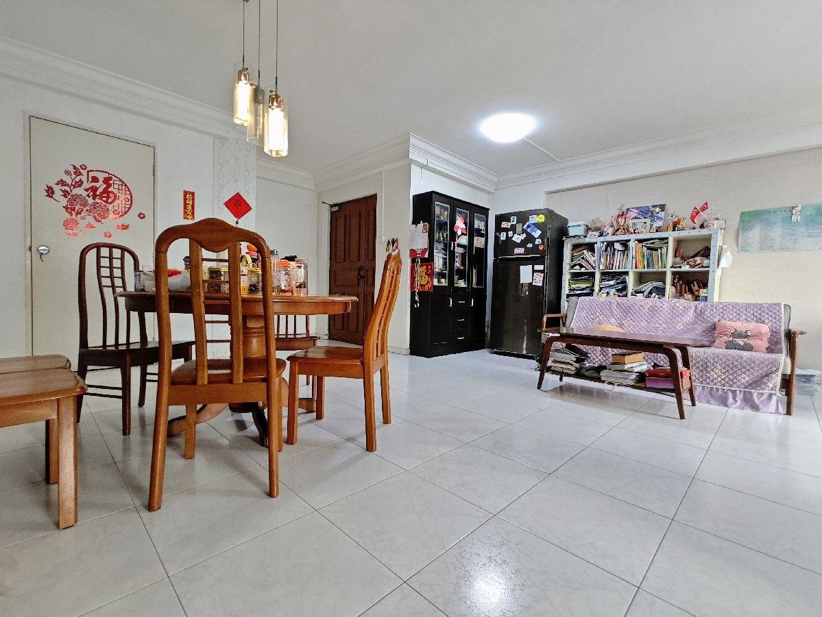 HDB Apartment for Sale, 288A Jurong East Street 21 HDB Apartment For Sale, $868,000, 4 Bed 2 Bath 1,324 sqft $656.00 psf, SGD 868,000 | 99-year Leasehold