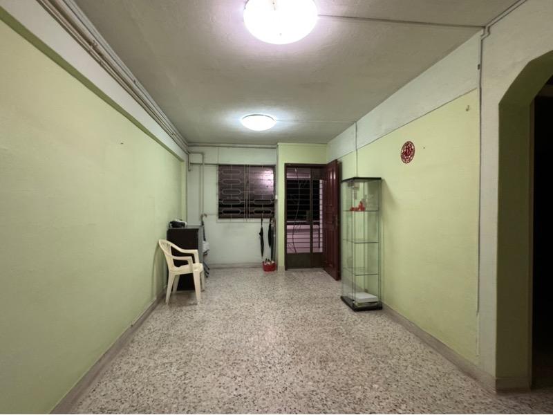 Prop-GPT: HDB Apartment: D05  339 Clementi Avenue 5