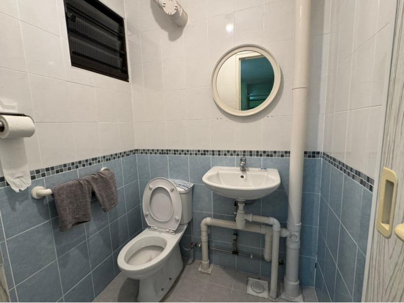 HDB Apartment for Sale, 339 Clementi Avenue 5 HDB Apartment For Sale, $438,888, 2 Bed 2 Bath 721 sqft $609.00 psf, SGD 438,888 | 99-year Leasehold