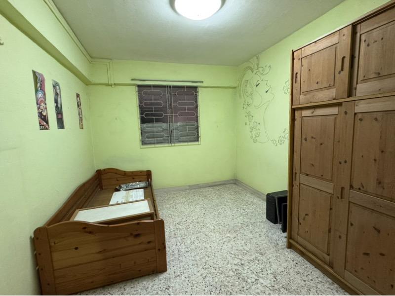 HDB Apartment for Sale, 339 Clementi Avenue 5 HDB Apartment For Sale, $438,888, 2 Bed 2 Bath 721 sqft $609.00 psf, SGD 438,888 | 99-year Leasehold