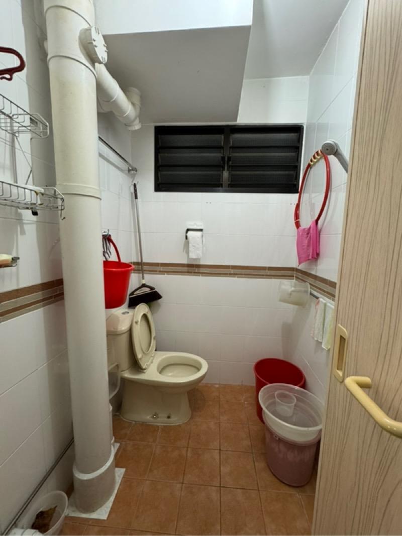 HDB Apartment for Sale, 339 Clementi Avenue 5 HDB Apartment For Sale, $438,888, 2 Bed 2 Bath 721 sqft $609.00 psf, SGD 438,888 | 99-year Leasehold