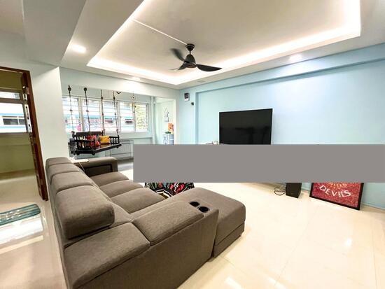 Prop-GPT: HDB Apartment: D18 Pasir Ris 193 Pasir Ris Street 12