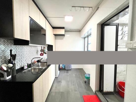 HDB Apartment for Sale: Pasir Ris, D18, 510193