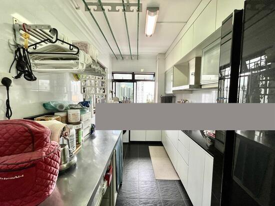 HDB Apartment for Sale, 3 Pine Close HDB Apartment For Sale, $900,000, 3 Bed 2 Bath 1,023 sqft $880.00 psf, SGD 900,000 | 99-year Leasehold