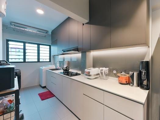 HDB Apartment for Sale, 271 Toh Guan Road HDB Apartment For Sale, $750,000, 3 Bed 2 Bath 1,076 sqft $697.00 psf, SGD 750,000 | 99-year Leasehold