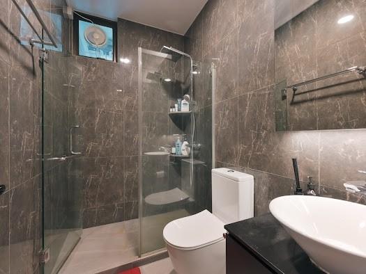 HDB Apartment for Sale, 271 Toh Guan Road HDB Apartment For Sale, $750,000, 3 Bed 2 Bath 1,076 sqft $697.00 psf, SGD 750,000 | 99-year Leasehold