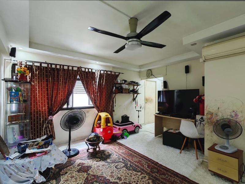 Prop-GPT: HDB Apartment: D25  575 Woodlands Glen