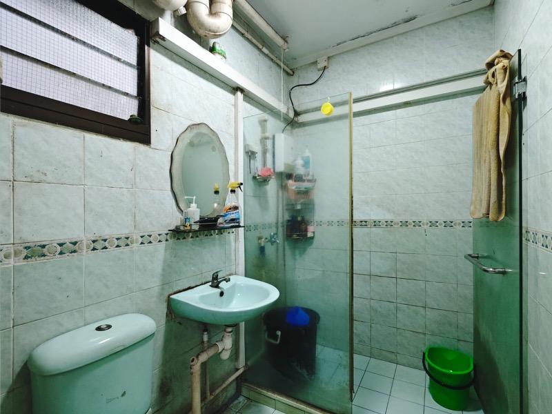 HDB Apartment for Sale, 575 Woodlands Glen HDB Apartment For Sale, $520,000, 3 Bed 2 Bath 925 sqft $562.00 psf, SGD 520,000 | 99-year Leasehold