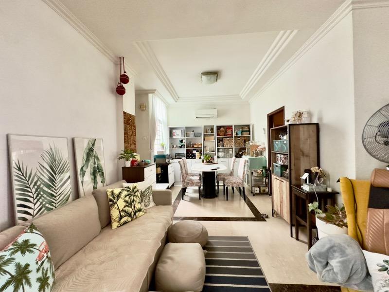 Prop-GPT: Condominium: D15  De Casalle
