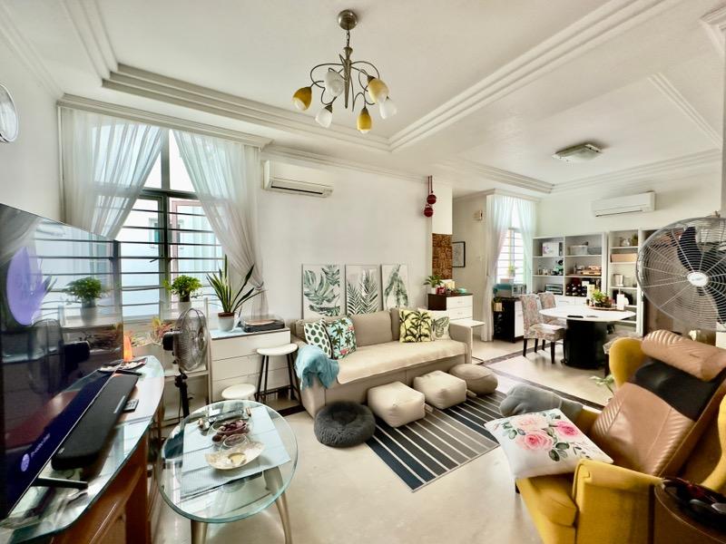 Condominium for Sale, De Casalle Condominium For Sale, $2,150,000, 3 Bed 2 Bath 1,184 sqft $1,816.00 psf, SGD 2,150,000 | Freehold