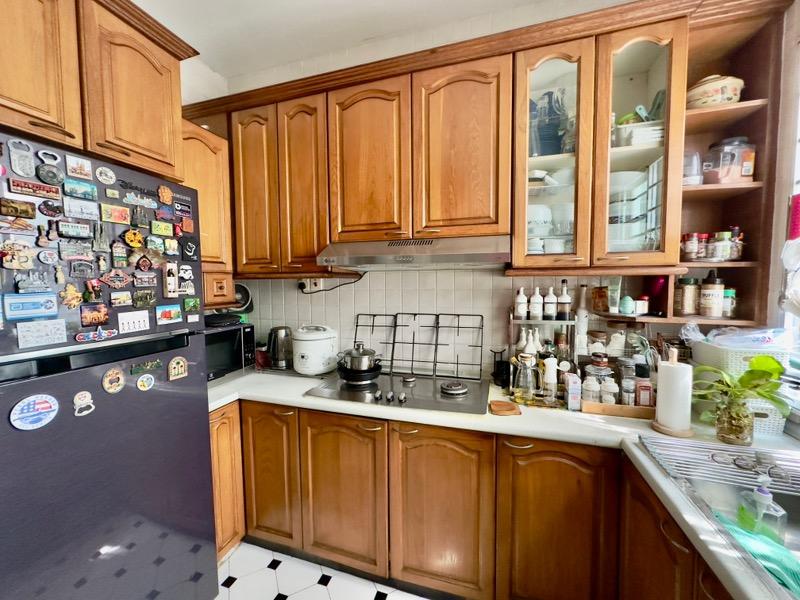 Condominium for Sale, De Casalle Condominium For Sale, $2,150,000, 3 Bed 2 Bath 1,184 sqft $1,816.00 psf, SGD 2,150,000 | Freehold