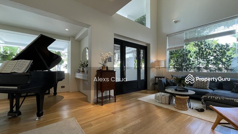 Prop-GPT: Semi-Detached: D10 Holland Holland Grove
