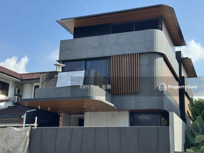 Prop-GPT: Bungalow: D10  Brand new & Luxury bungalow with lift, pool & basement, facing South, marble floor, solar panel