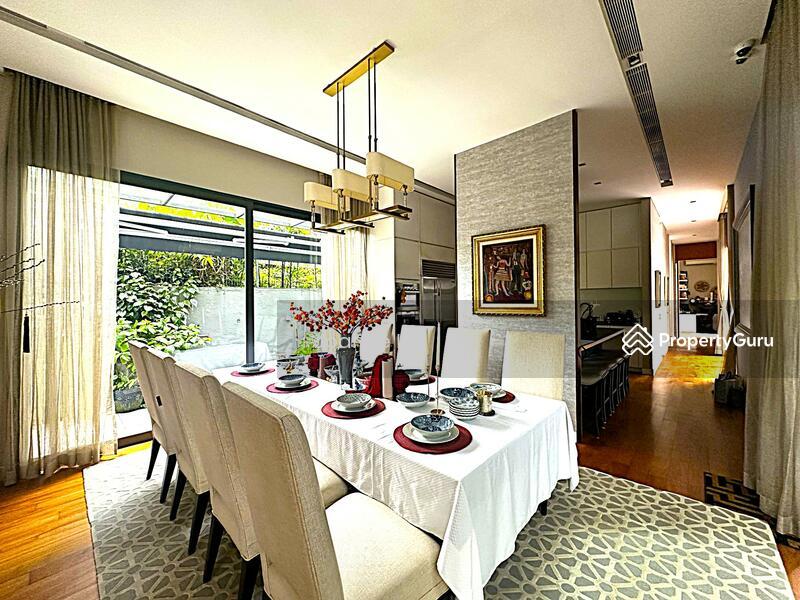 Prop-GPT: Bungalow: D11  *** SOLE MARKETING AGENT ***  CAPITOL  PARK MODERN BUNGALOW FOR SALE