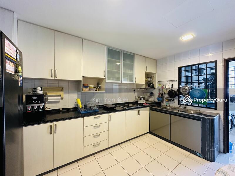 Renovated Freehold Terrace with good land size&great space, quiet place yet easy access to amenities