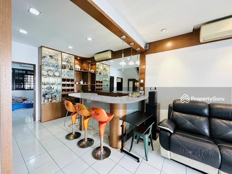 Renovated Freehold Terrace with good land size&great space, quiet place yet easy access to amenities