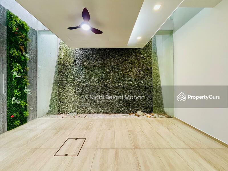 Prop-GPT: Terrace: D09 Cairnhill Renovated 3.5 Storey Terrace in Jalan Elok w/ Lift & 2 car park, 5 mins walk to Orchard