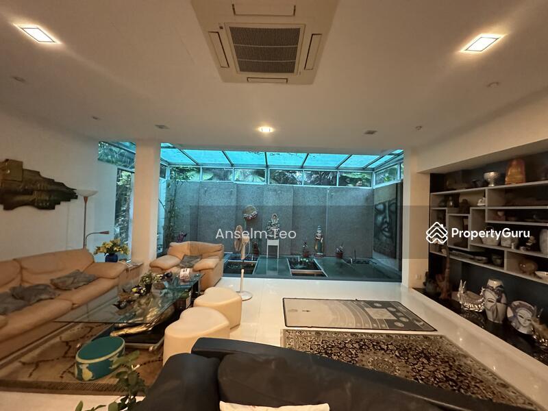 Prop-GPT: Bungalow - Good Class: D10  D10 Grange Road Orchard Boulevard