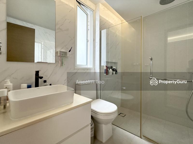 Town House for Sale, RARE! Townhouse D10 @ Ridgewood Mount Sinai ?? Minimalist Design, SGD 5,290,000 | 999-year lease