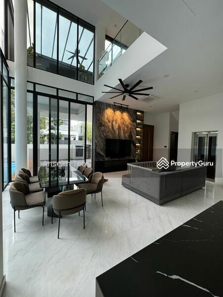 Prop-GPT: Corner Terrace: D15  East Coast Landed with Seaview, Lift & Pool ?? 3.5 Sty Corner T Rebuilt