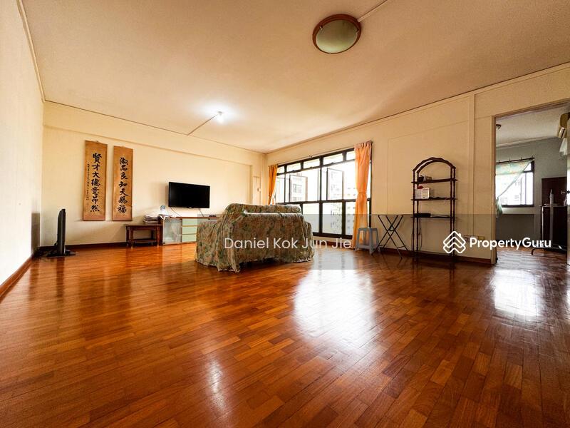 Prop-GPT: HDB Flat: D19  258C Compassvale Road