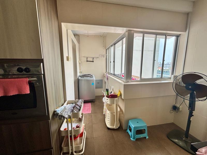 HDB Apartment for Sale, 846 Sims Avenue HDB Apartment For Sale, $1,200,000, 3 Bed 2 Bath 1,528 sqft $785.00 psf, SGD 1,200,000 | 99-year Leasehold