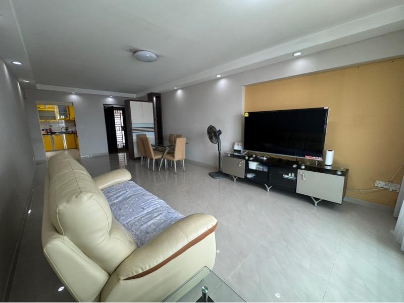 Prop-GPT: HDB Apartment: D23 Bukit Batok 621 Bukit Batok Central