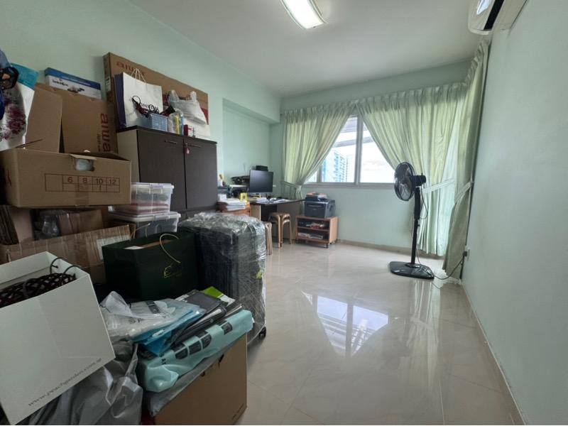 HDB Apartment for Sale, 621 Bukit Batok Central HDB Apartment For Sale, $899,000, 3 Bed 2 Bath 1,184 sqft $759.00 psf, SGD 899,000 | 99-year Leasehold